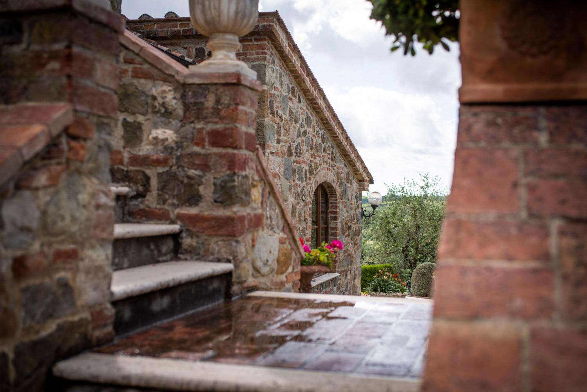 Poggio Paradiso Resort & Spa Montefollonico Экстерьер фото